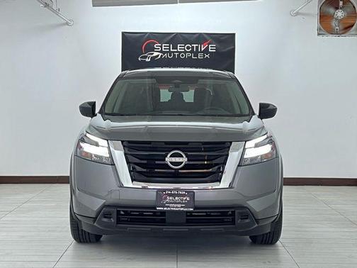 2024 Nissan Pathfinder S 4WD