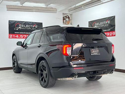 Agate Black Metallic 2023 Ford Explorer ST-Line