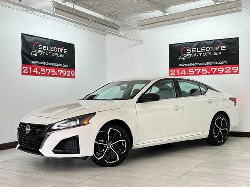 2025 Nissan Altima SR FWD