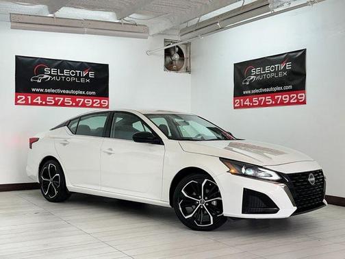 2025 Nissan Altima SR FWD