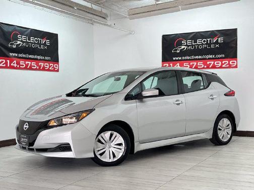 Brilliant Silver Metallic 2025 Nissan Leaf S