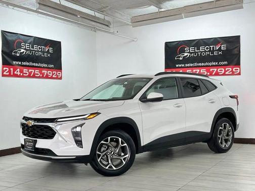 Summit White 2026 Chevrolet Trax LT