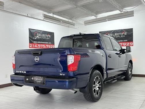 2024 Nissan Titan SV