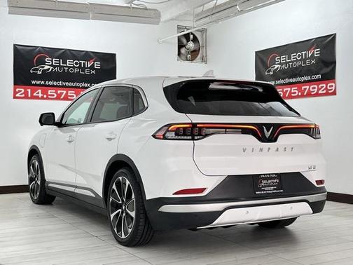 2023 VinFast VF 8 Plus