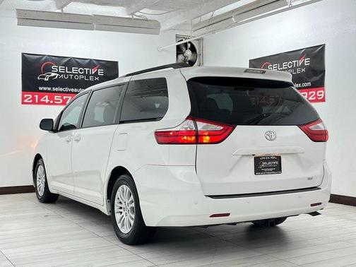 2016 Toyota Sienna XLE