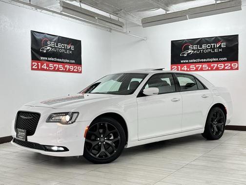 2022 Chrysler 300 S