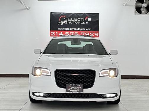 2022 Chrysler 300 S