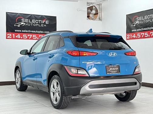 2022 Hyundai KONA SEL