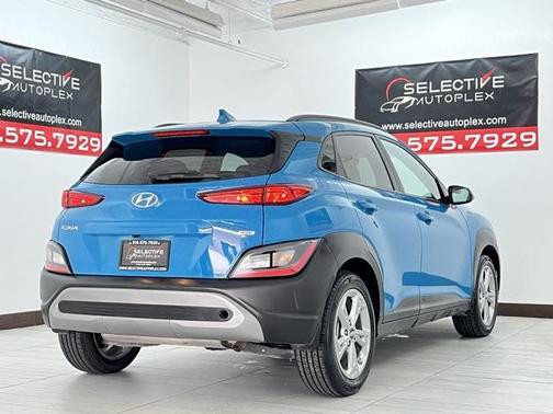 2022 Hyundai KONA SEL