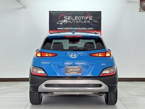 2022 Hyundai KONA SEL
