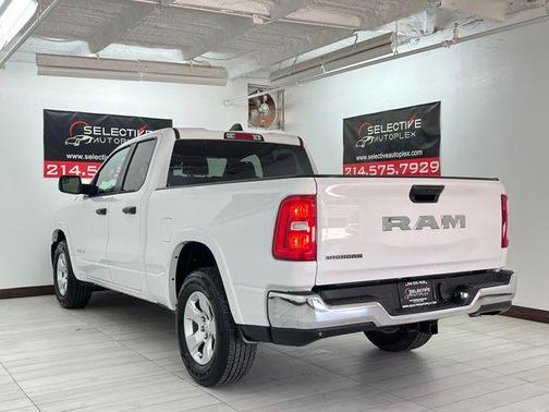 Bright White Clearcoat 2025 RAM 1500 Big Horn/Lone Star