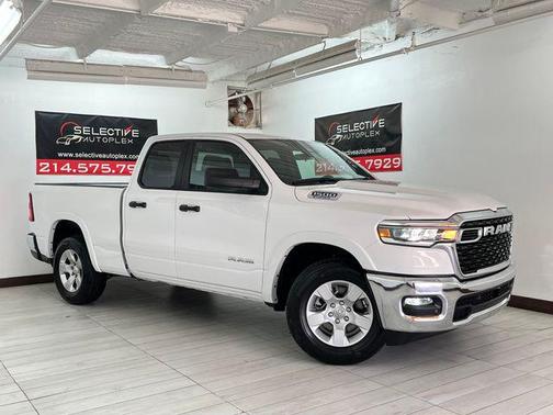 Bright White Clearcoat 2025 RAM 1500 Big Horn/Lone Star
