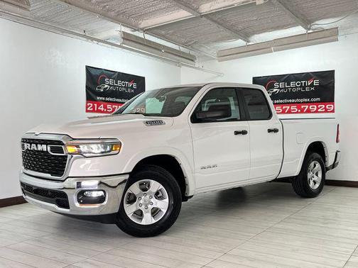 Bright White Clearcoat 2025 RAM 1500 Big Horn/Lone Star