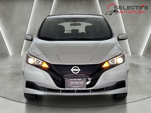 Brilliant Silver Metallic 2025 Nissan Leaf S