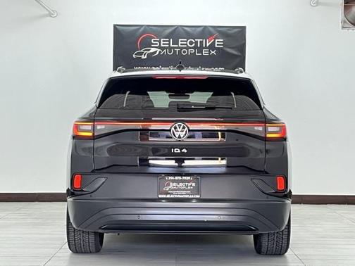 2023 Volkswagen ID.4 Pro