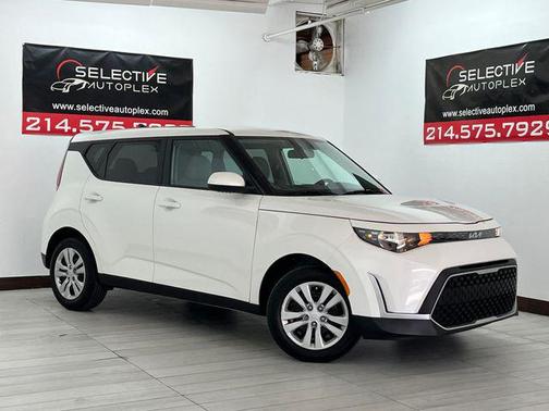 Snow White Pearl 2025 Kia Soul LX