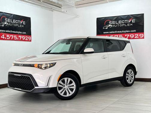 Snow White Pearl 2025 Kia Soul LX