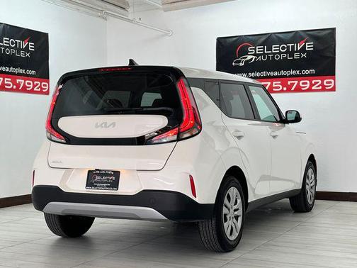 Snow White Pearl 2025 Kia Soul LX
