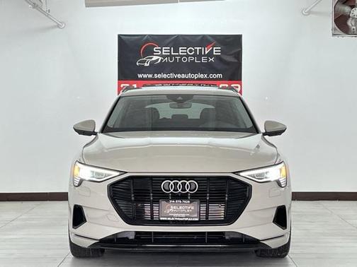 2021 Audi e-tron Premium Plus