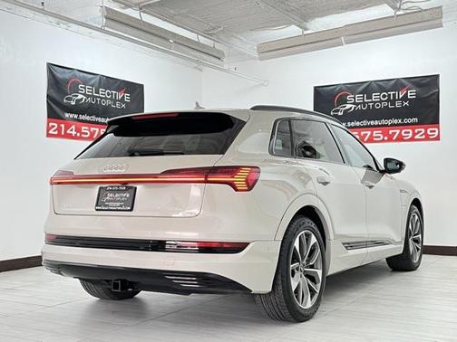 2021 Audi e-tron Premium Plus