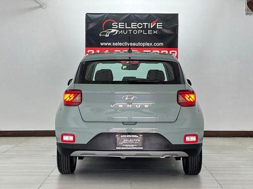 Mirage Green 2025 Hyundai VENUE SE