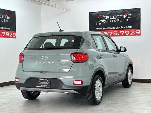 Mirage Green 2025 Hyundai VENUE SE
