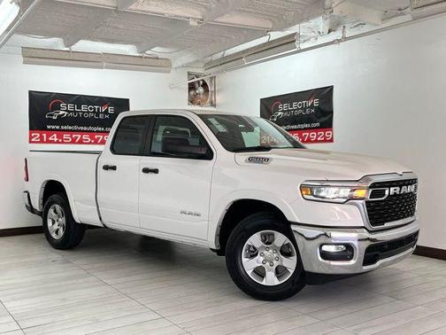Bright White Clearcoat 2025 RAM 1500 Big Horn/Lone Star