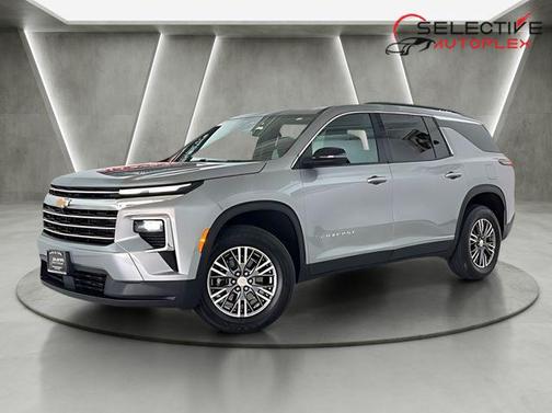 Sterling Gray Metallic 2025 Chevrolet Traverse LT