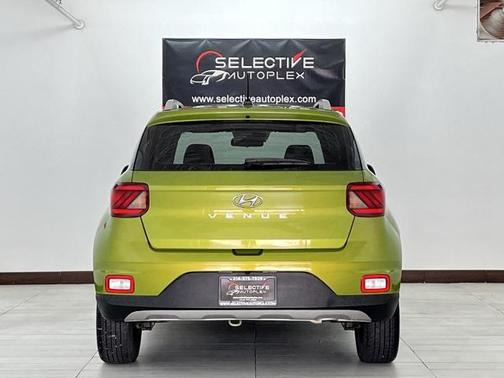 2024 Hyundai VENUE SEL