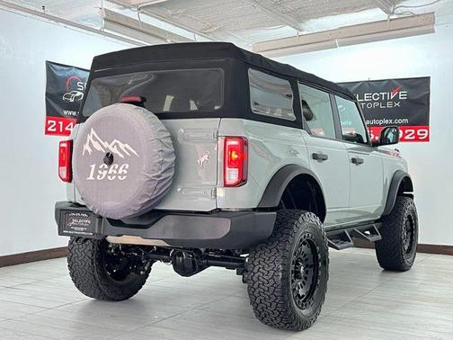2022 Ford Bronco Base