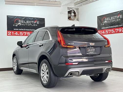 2022 Cadillac XT4 Premium Luxury
