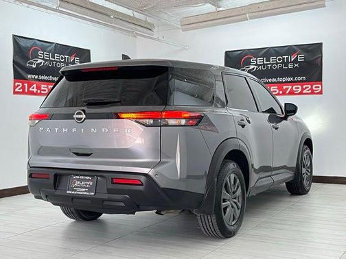 Gun Metallic 2024 Nissan Pathfinder S FWD