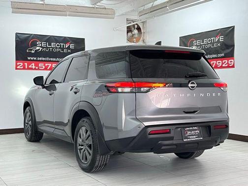 Gun Metallic 2024 Nissan Pathfinder S FWD