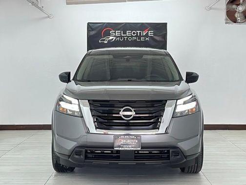 Gun Metallic 2024 Nissan Pathfinder S FWD