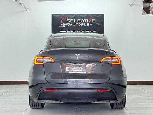 2024 Tesla Model Y Long Range Dual Motor All-Wheel Drive