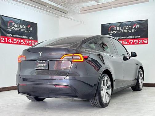 2024 Tesla Model Y Long Range Dual Motor All-Wheel Drive