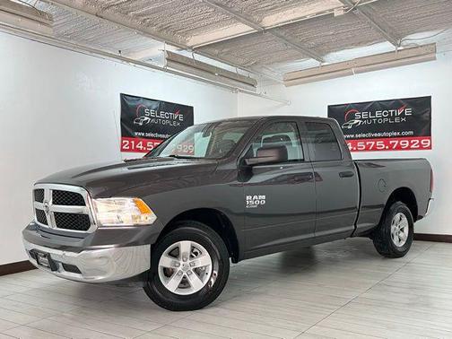 Granite Crystal Metallic Clearcoat 2024 RAM 1500 Classic SLT