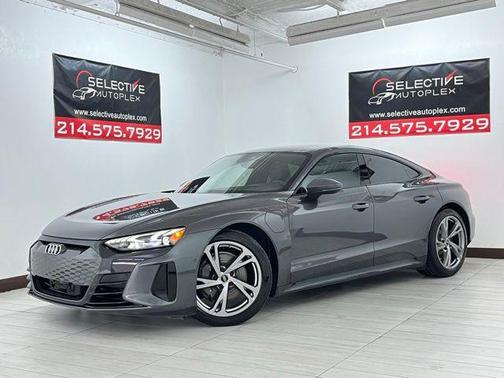 Daytona Gray Pearl Effect 2023 Audi e-tron GT Prestige quattro