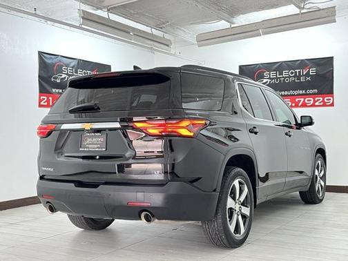 2022 Chevrolet Traverse LT Leather