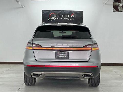 Silver Radiance Metallic Clearcoat 2023 Lincoln Nautilus Standard