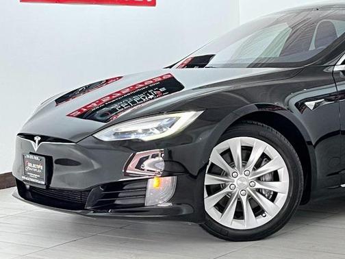 2017 Tesla Model S 90D