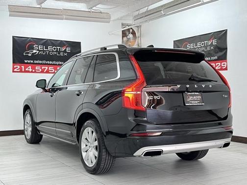 2016 Volvo XC90 T6 Momentum
