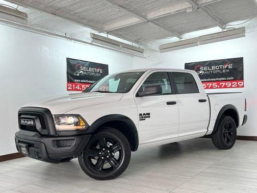 Bright White Clearcoat 2024 RAM 1500 Classic Warlock Crew Cab 4x2 5'7' Box