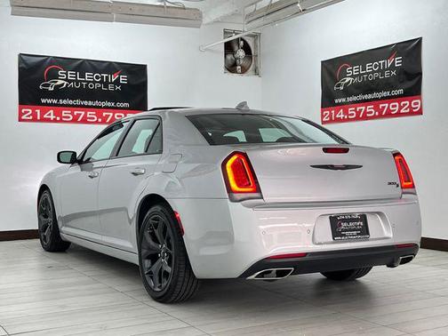 Silver Mist Clearcoat 2023 Chrysler 300 S