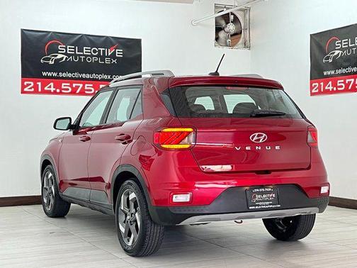 2024 Hyundai VENUE Limited