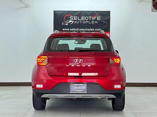 2024 Hyundai VENUE Limited