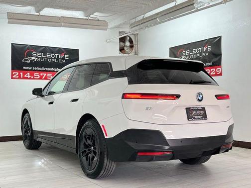 2025 BMW iX xDrive50