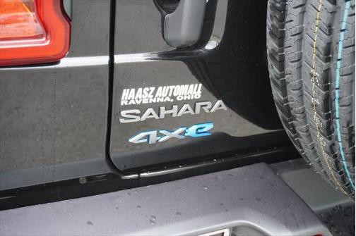 2025 Jeep Wrangler Sahara 4xe