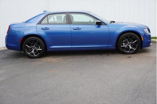 2023 Chrysler 300 Touring