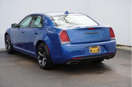 2023 Chrysler 300 Touring
